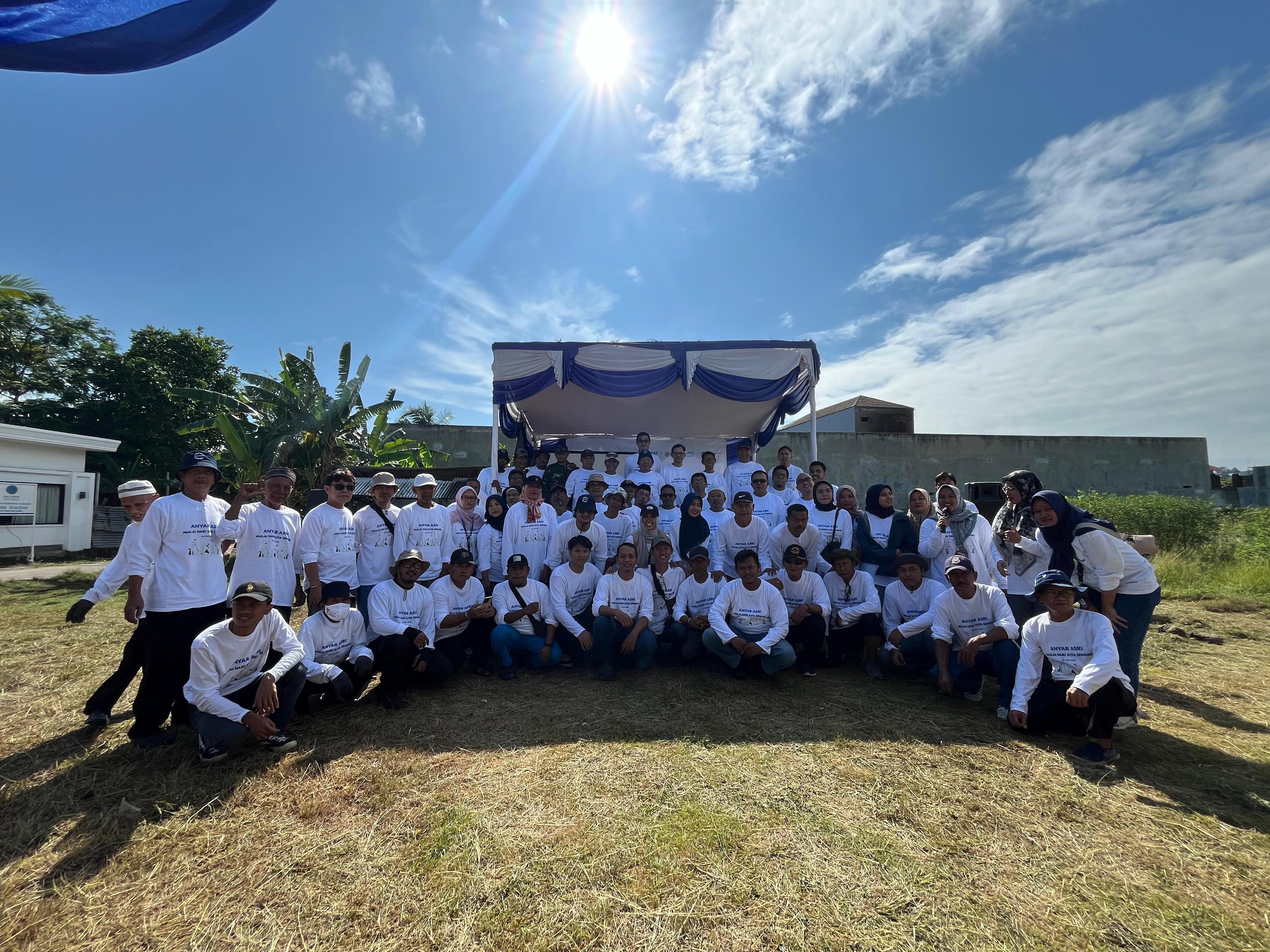 Foto bersama di waktu kegiatan Desa Anyar Asri