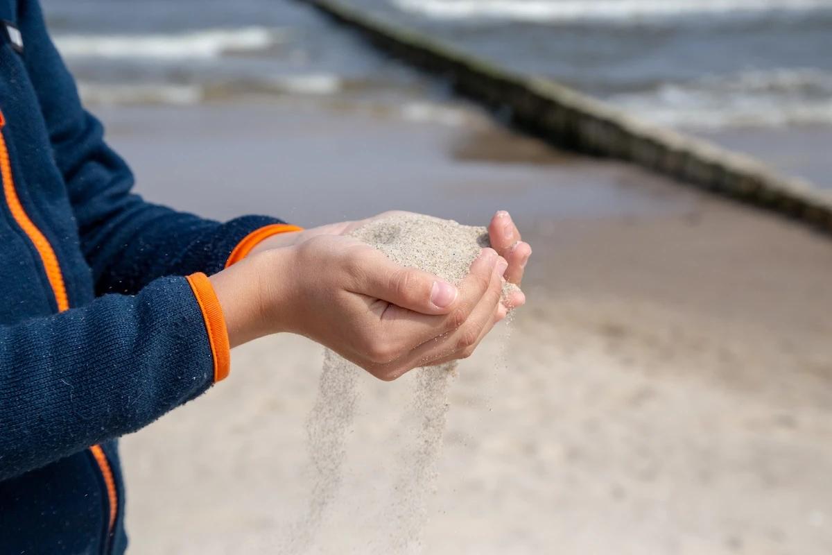 silica sand