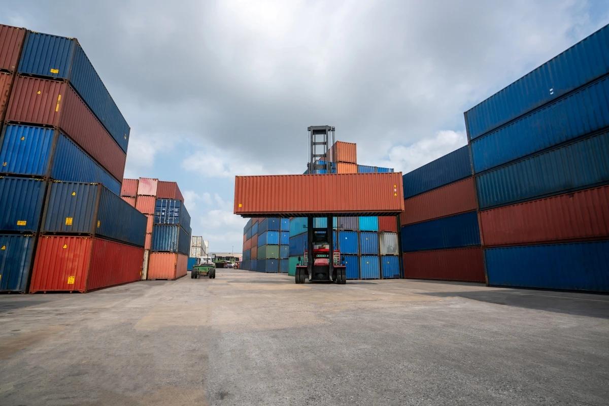 container freight station