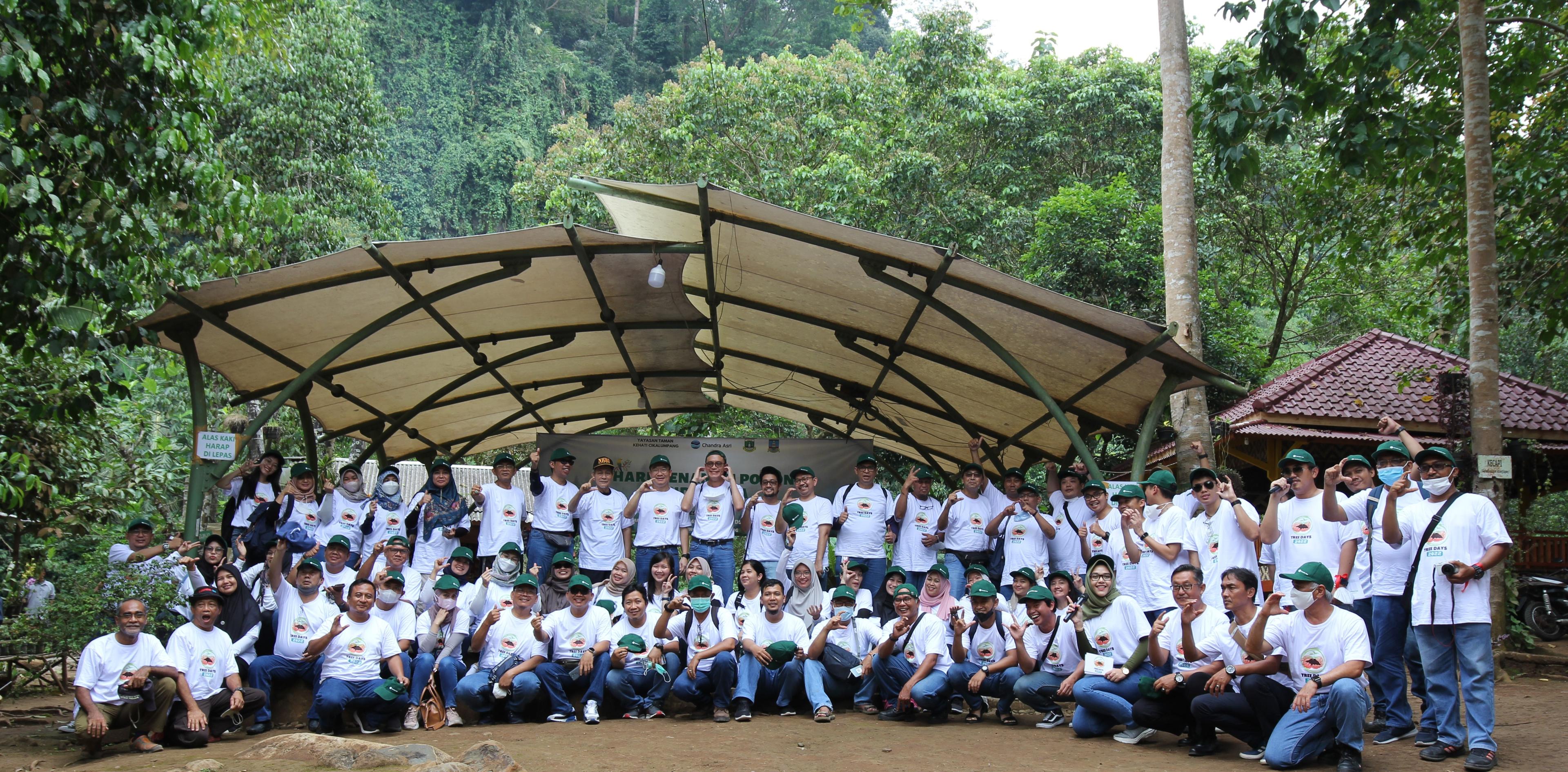 100 Chandra Asri Employees Planted Trees at Taman Kehati Kampung 165 Banten