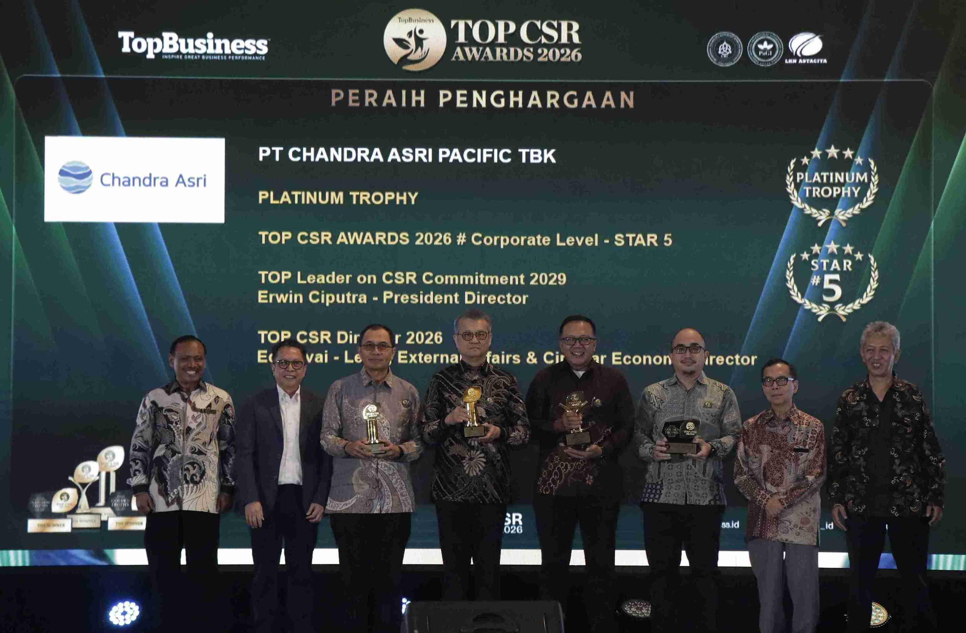 Chandra Asri Group Receives Platinum Star Trophy at TOP CSR Awards 2026