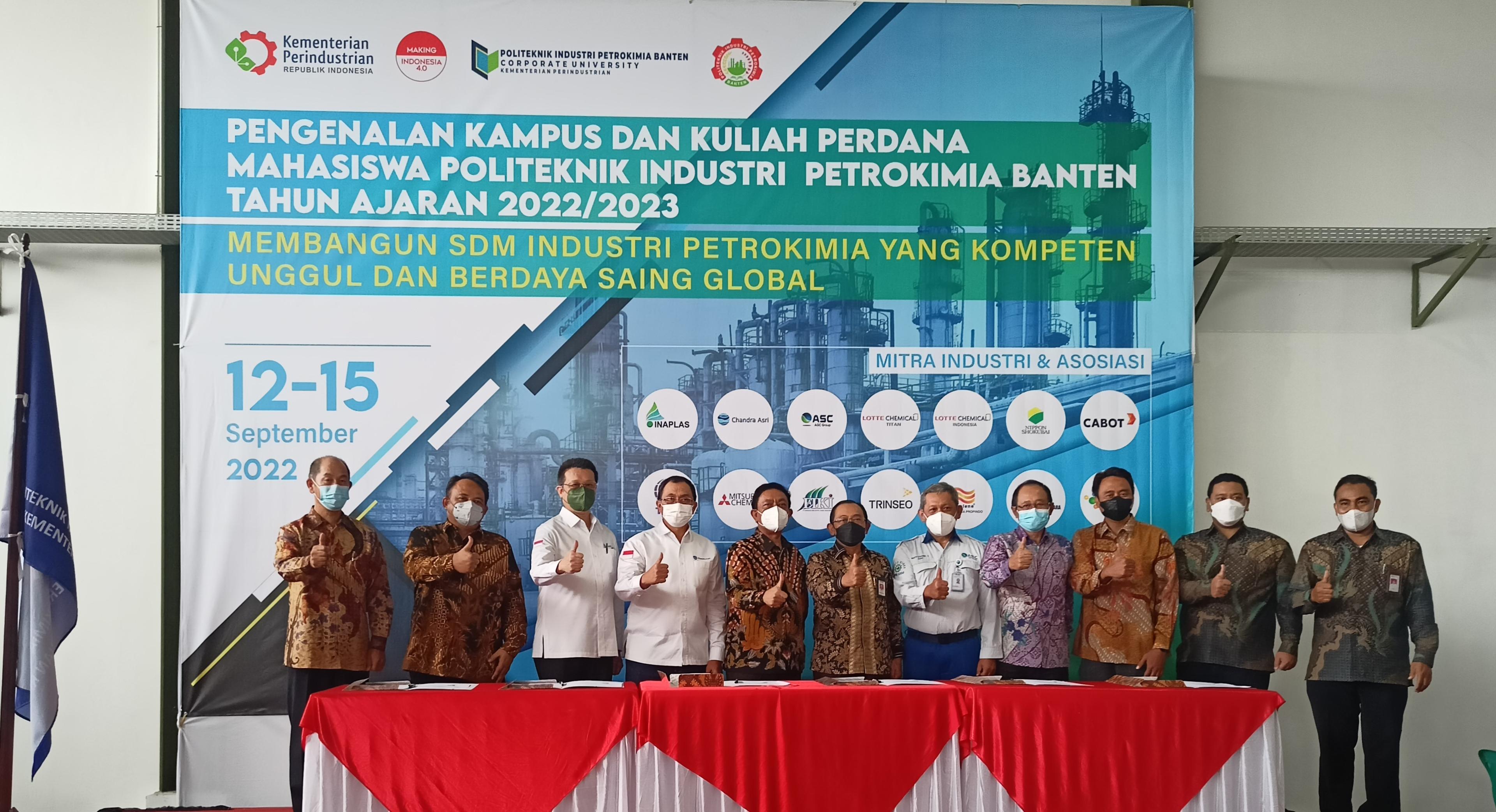 Along with Industrial Partners, Chandra Asri Inaugurated a Polytechnic Owned by The Ministry of Industry